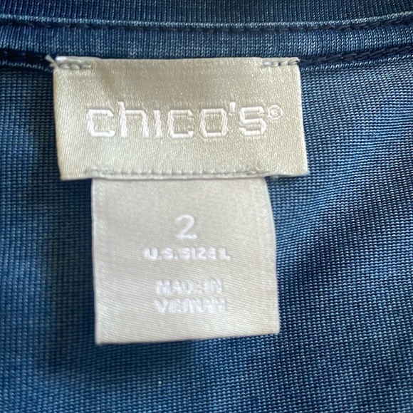 Chico’s dark denim blue v-neck top with pleated sleeve detail, NWOT - Picture 4 of 5